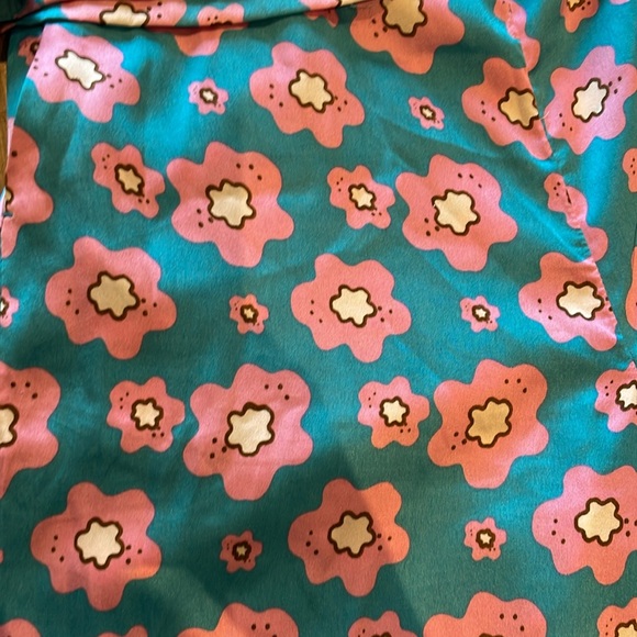 THE CUTEST silk pj set - Picture 2 of 2